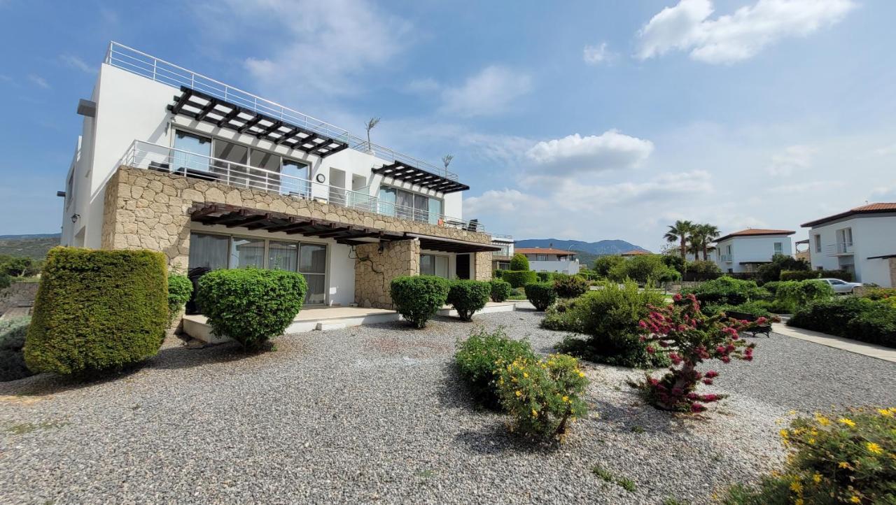 Sea And Mountain View Beachfront Penthouse Yali المظهر الخارجي الصورة