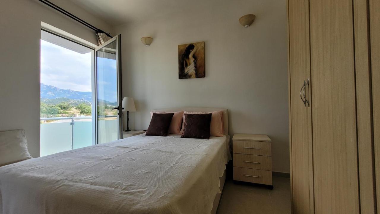 Sea And Mountain View Beachfront Penthouse Yali المظهر الخارجي الصورة