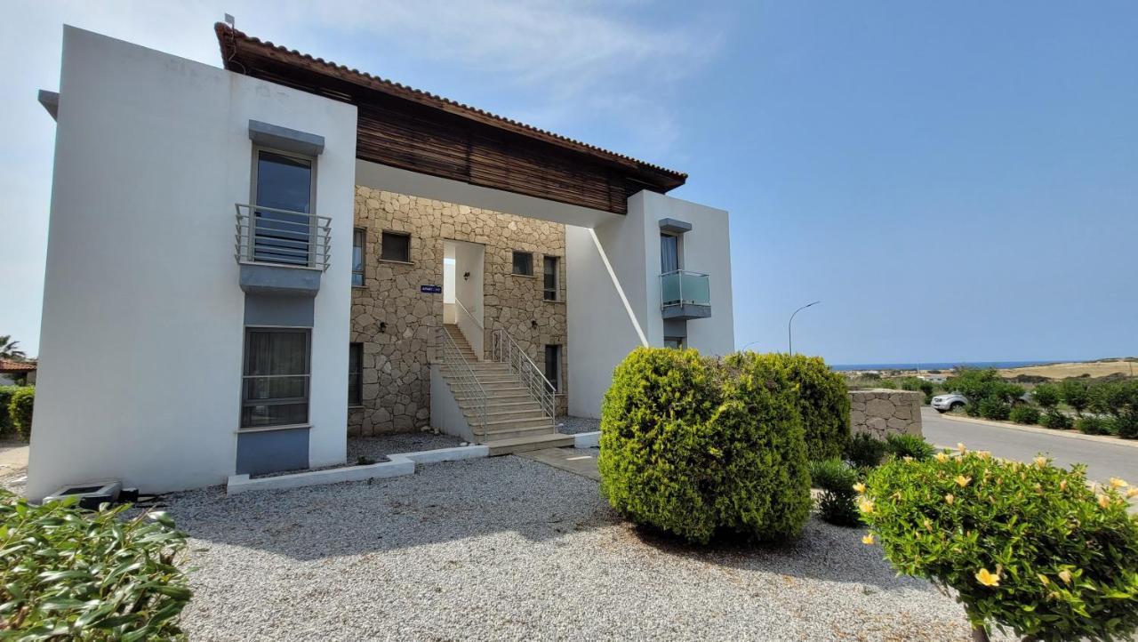 Sea And Mountain View Beachfront Penthouse Yali المظهر الخارجي الصورة