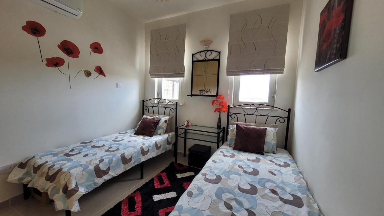 Sea And Mountain View Beachfront Penthouse Yali المظهر الخارجي الصورة