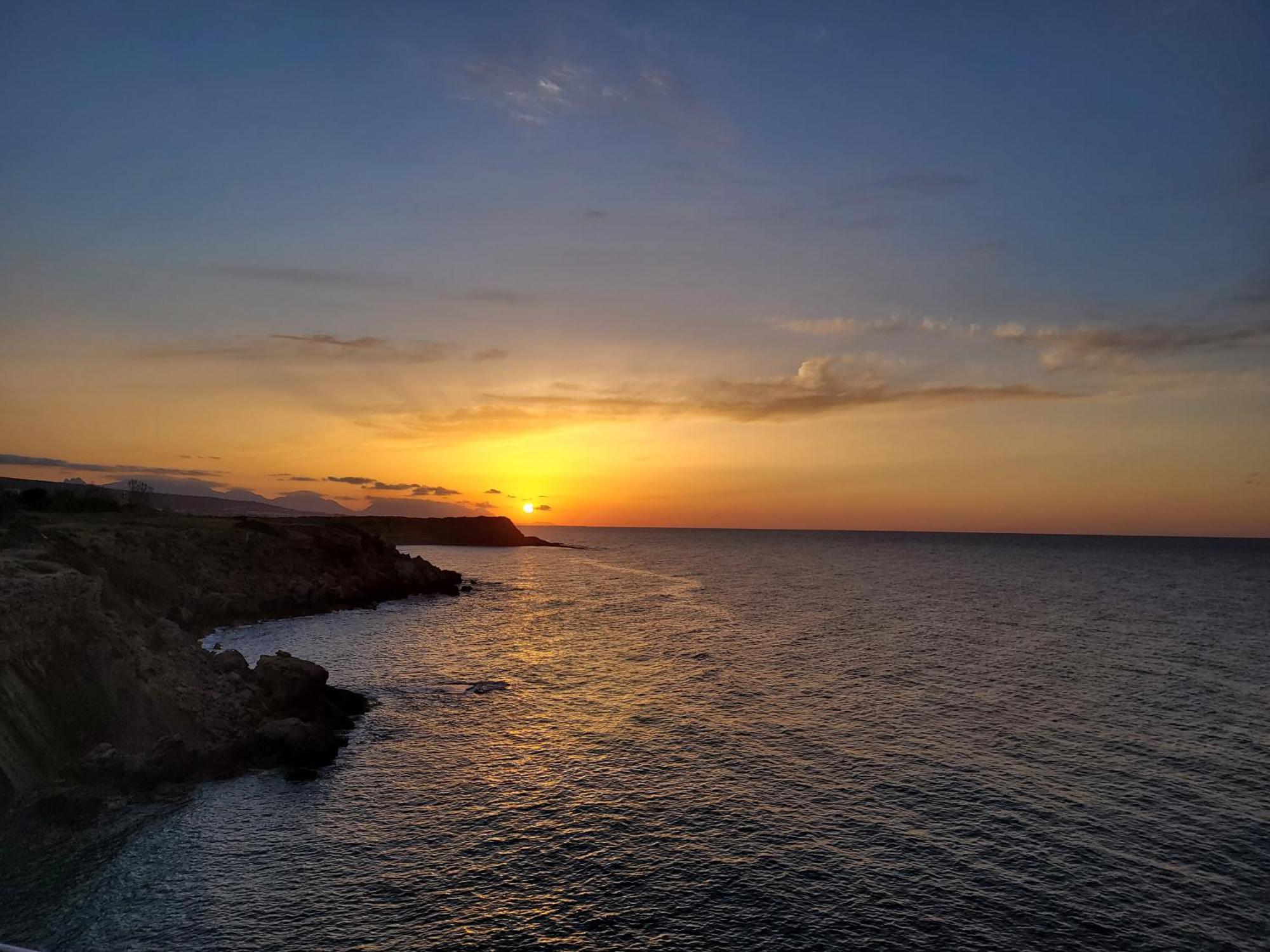 Sea And Mountain View Beachfront Penthouse Yali المظهر الخارجي الصورة